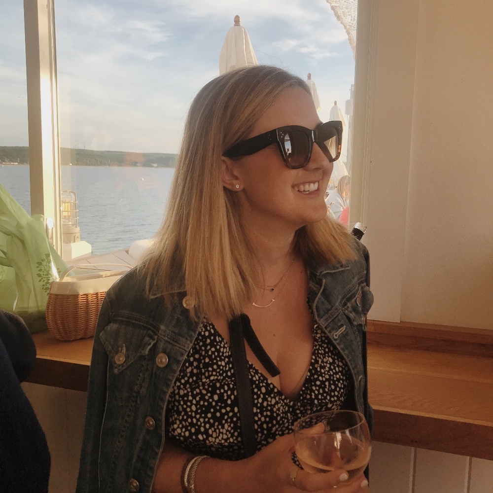 Meet your Posher, Christina
